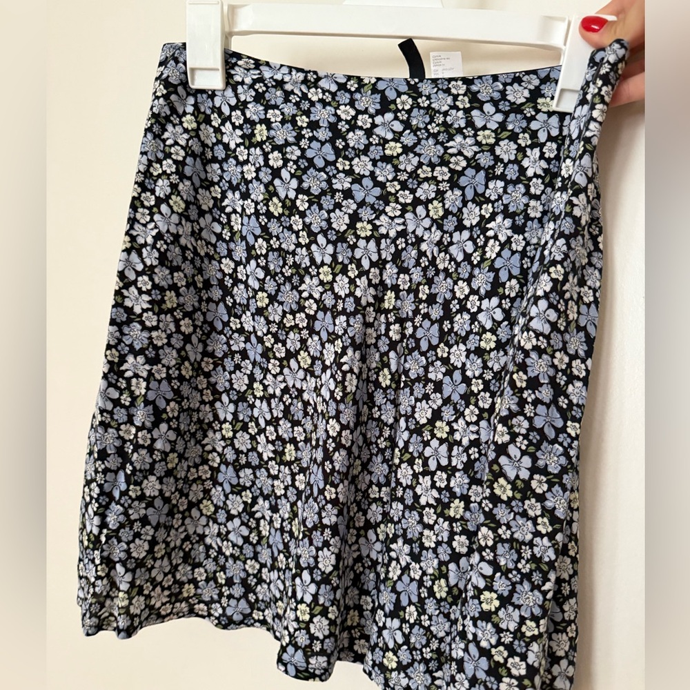 Floral mini skirt. Perfect for fall!